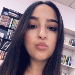 Meet your Posher, Adriana